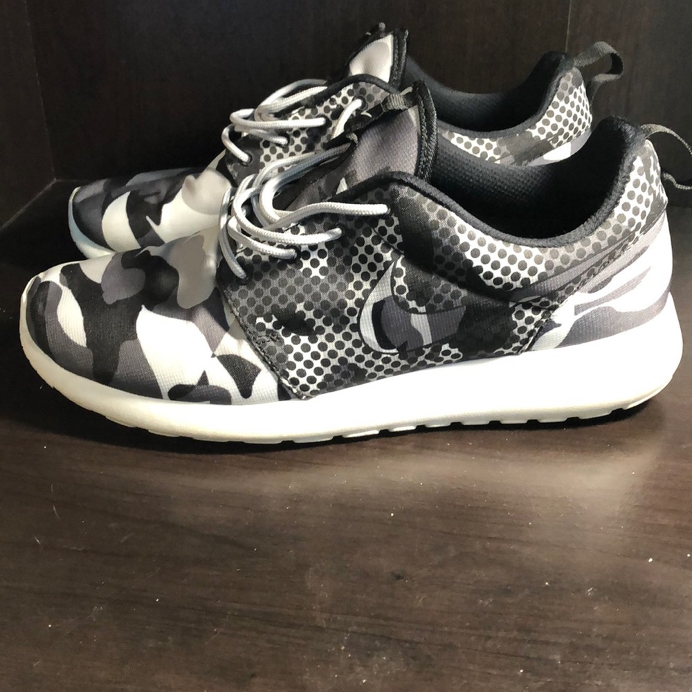 Nike Roshe Run. Camo. Used with no box. Men’s 10